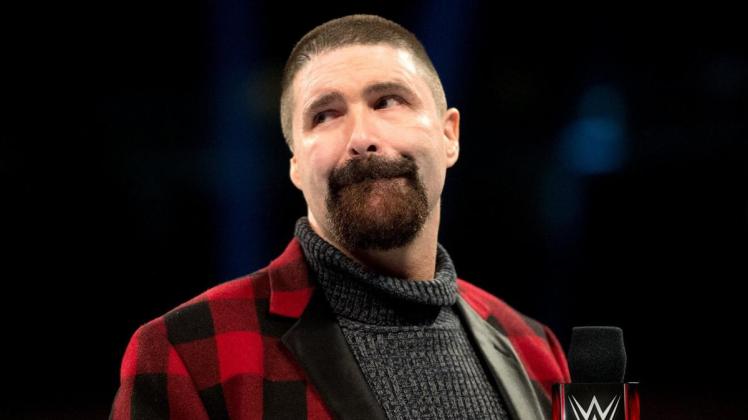 Mick_Foley_bio--4f72838dc2f52dc94e8bf99a643edce6